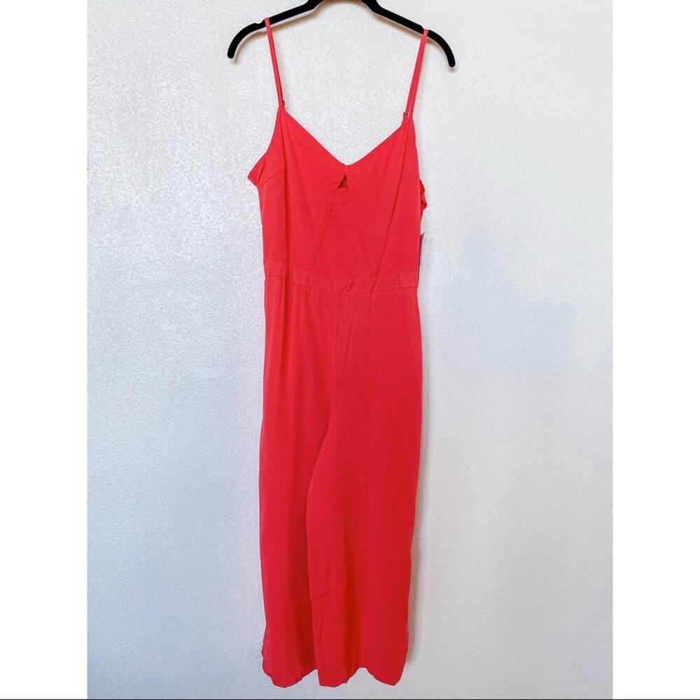 JustFab Bright Coral Keyhole Front Jumpsuit Size Medium